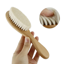 Charger l&#39;image dans la galerie, Brosse et Peigne en Bois pour Bébé – Poils Naturels Doux
